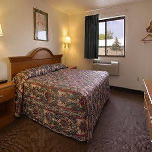 Super 8 By Wyndham Pulaski Exterior foto